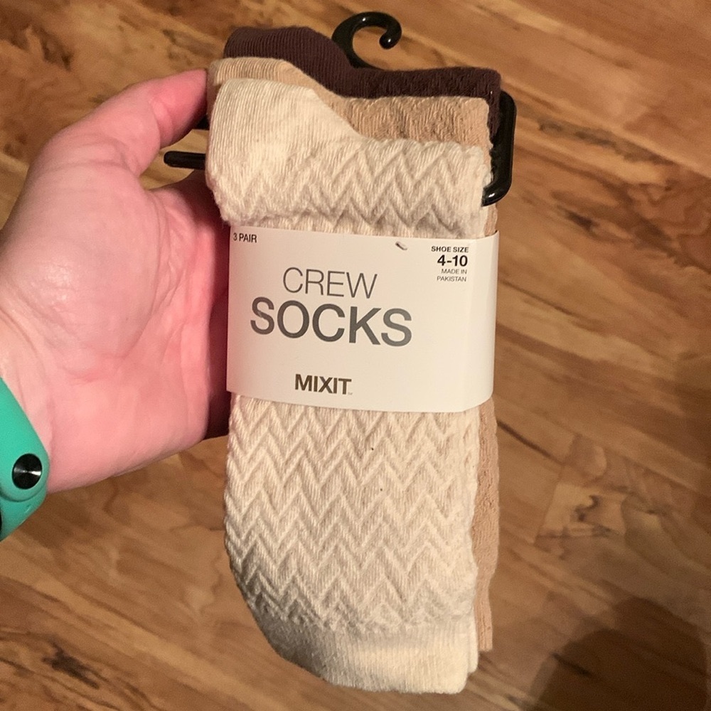 Mixit 3 NEW crew socks THREE PAIRS Ivory tan brown cotton nylon spandex chevron